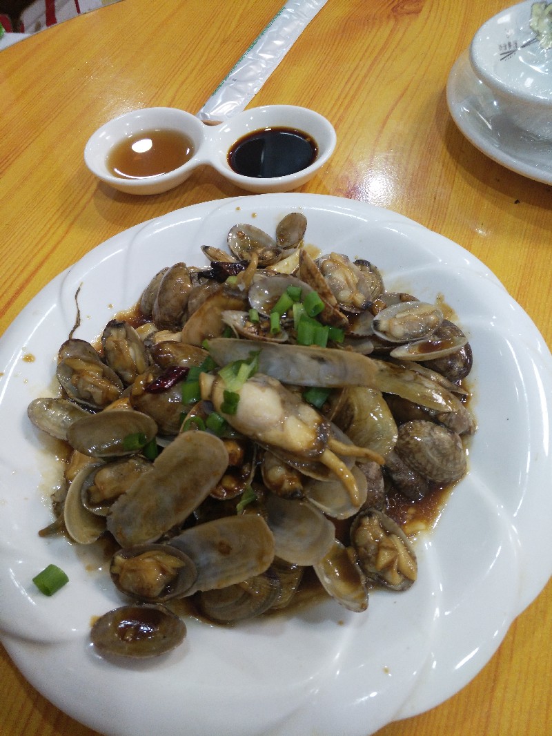 我的盘中餐,蛏子和花甲,基本没沙子,蛏子其实很肥大,我没拍好
