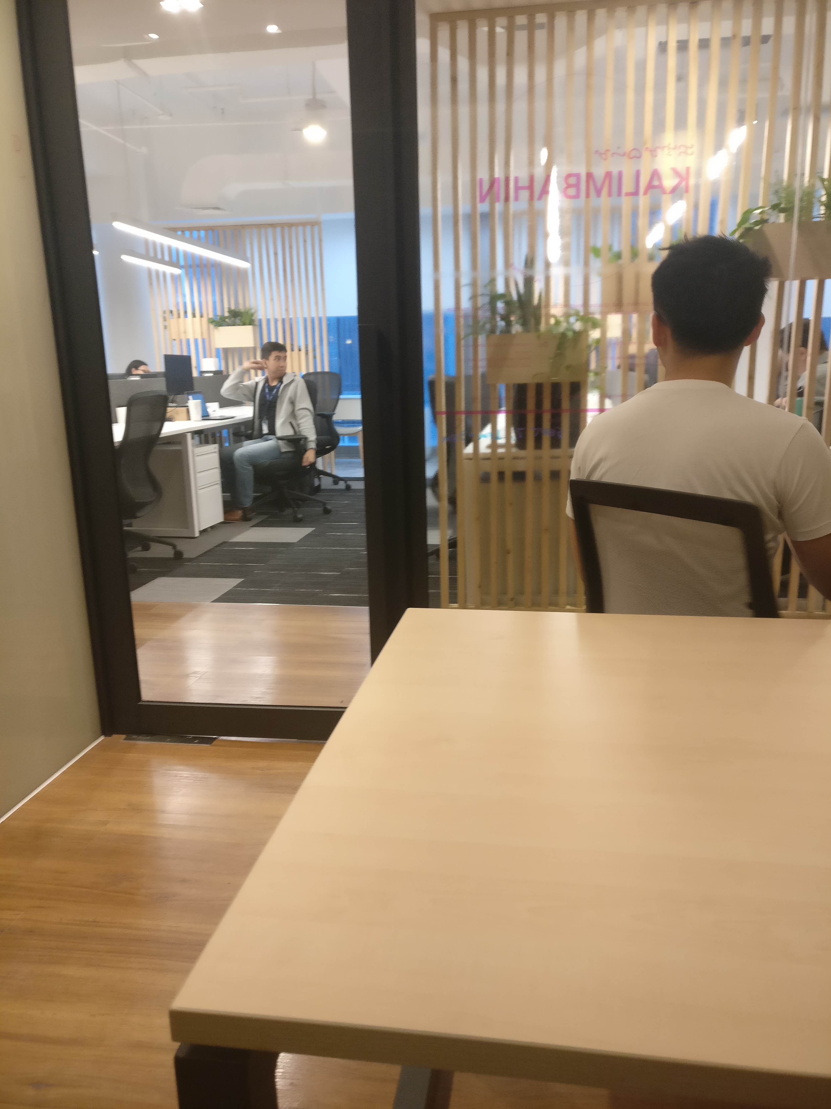 接下来几天躲在这会议室猥琐写代码别浪
